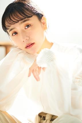 Lagunamoon 松井愛莉さんを起用した Webカタログ第一弾を1月15日に公開